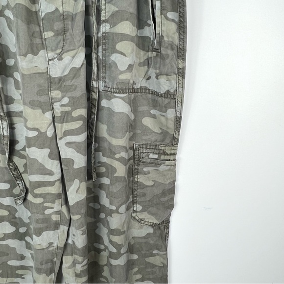 American Eagle Camo High Waist Drawstring Jogger PantsAmerican Eagle Size XL - Picture 2 of 8